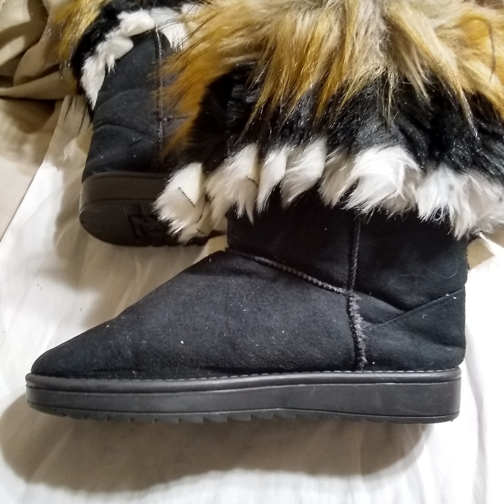 Boots - Picture 5 of 9